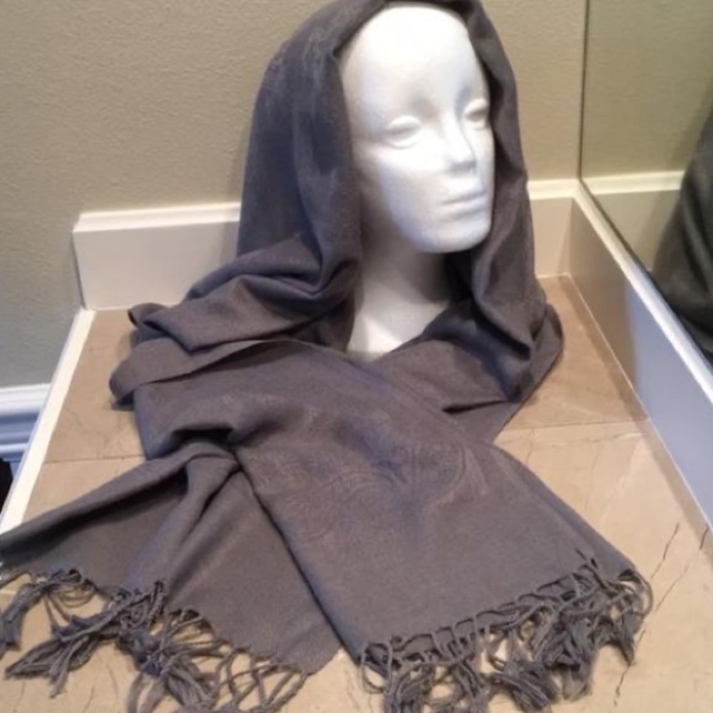 Gorgeous gray fringe scarf long 67” x 27”